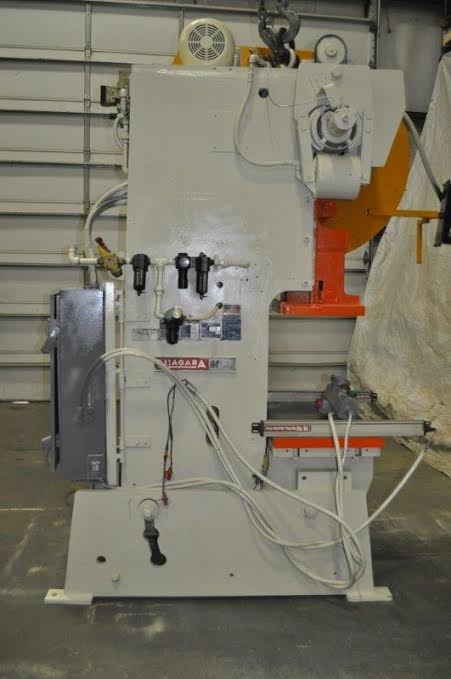 60 Ton, Niagara #M-60, OBI press, 6" stroke, 19-1/4" Shut Height, 100 SPM, air clutch & brake - Image 3