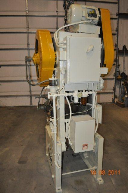 32 Ton, Federal #32, OBI press, 1.5" stroke, 10.25" Shut Height, air clutch & brake, 90-300 SPM, 1985 - Image 2