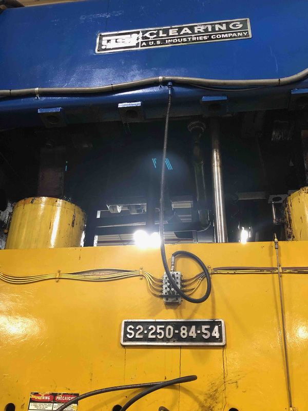 250 Ton, Clearing #S2-250-84-54, straight side double crank press, 12" stroke, 30" Shut Height, 36 SPM, 1984 - Image 4