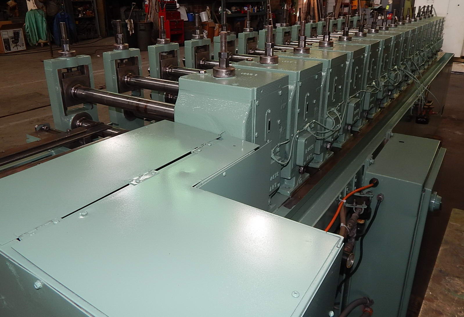 16 Stand, Ardcor, rollformer, 2" spindle diameter, 20" roll space, air clutch & brake, 20 HP, 1980 - Image 8