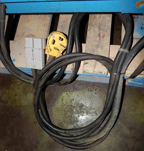 Goulds #GRC18-90011, forklift battery charger, wall & battery plugs, manual timer - Image 3
