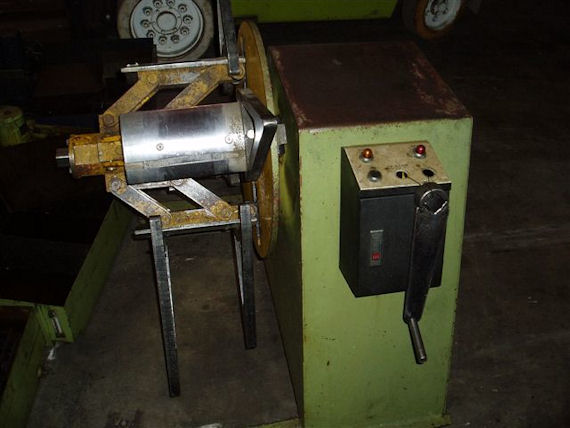 2500 lb. Aida, non-motorized uncoiler, 12" width, 48" outside dimensions, 16"-20" ID, 6 keepers - Image 2