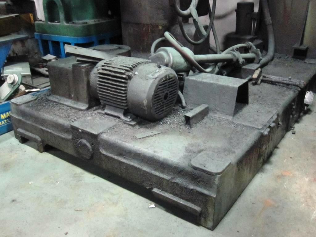 7' -17" American #07x17, radial drill, #5MT, power elevation/ head traverse, coolant, #15419 - Image 8