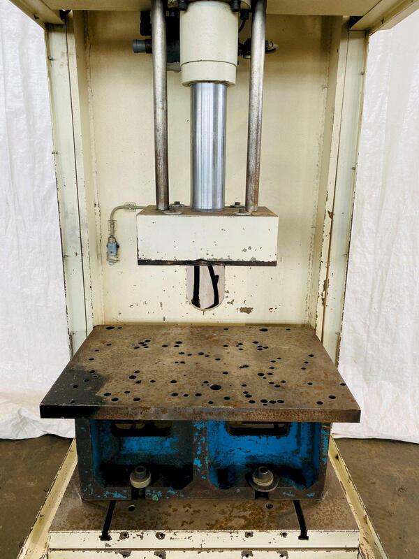 20 Ton, Remiremont #PHC20VAR, C-frame hydraulic press, 18" stroke, 21"/34" daylight, 2000 - Image 5