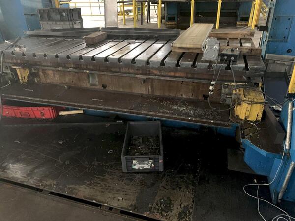 500 Ton, Aida #NST-500, straight side double crank press, 12" stroke, 40" Shut Height, 4" adj., 20-50 VSPM - Image 6