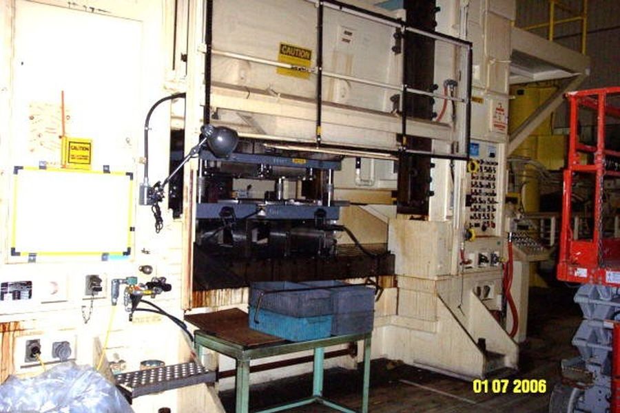 600 Ton, Warco #SC2-600-96, 8" stroke, 96" x 48" bed, 30-60 SPM, excellent bargain, #3479 - Image 4