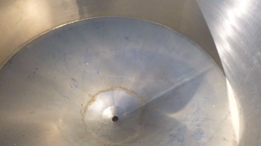 425 gallon Stainless Steel jacketed tank, 59" dia. x 32" straight side, open top, cone bottom - Image 5