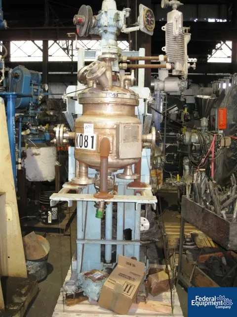 10 gallon Pfaudler reactor, 316L Stainless Steel, dish top & bottom, 60/90 psi, jacketed, post mounted - Image 1