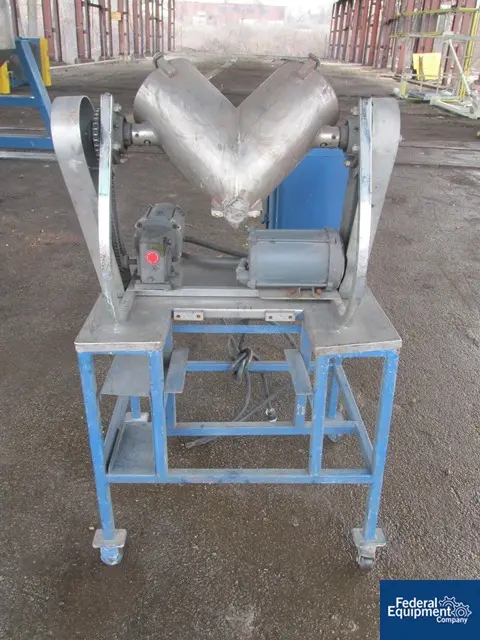 .26 cu.ft. Patterson, twin shell blender, Stainless Steel, 8 quart, liquid bar .75 HP, 115/230 V.motor, 115 - Image 3
