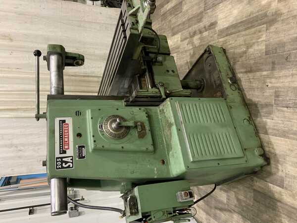Kearney & Trecker #205SA, horizontal mill with vertical head, #12" x50" table, 5 HP, #72819 - Image 2