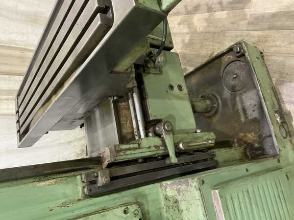 Kearney & Trecker #205SA, horizontal mill with vertical head, #12" x50" table, 5 HP, #72819 - Image 4