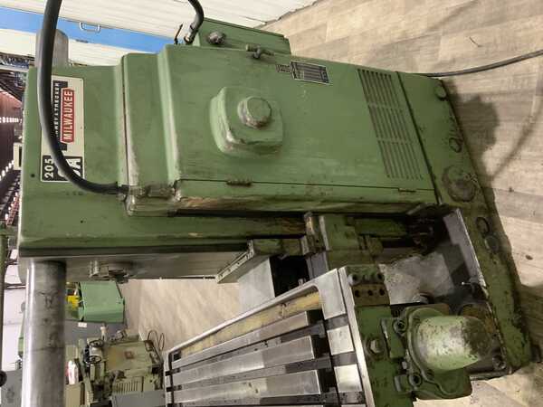 Kearney & Trecker #205SA, horizontal mill with vertical head, #12" x50" table, 5 HP, #72819 - Image 5