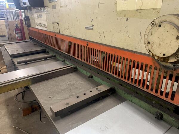 1/4" x 8' LVD #6OH-25 MVB20/6.35, hydraulic shear, 53" LH squaring arm, 4' sheet support, 1985 - Image 2