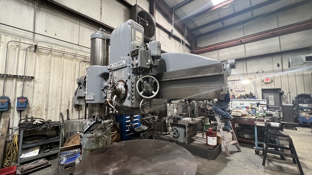 6' -15" Carlton #3A, radial arm drill, tilting box table - Image 2