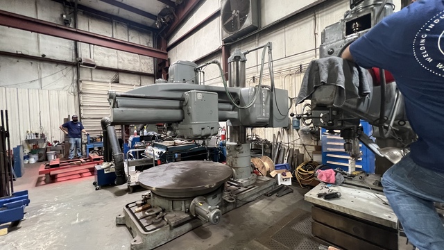 6' -15" Carlton #3A, radial arm drill, tilting box table - Image 6