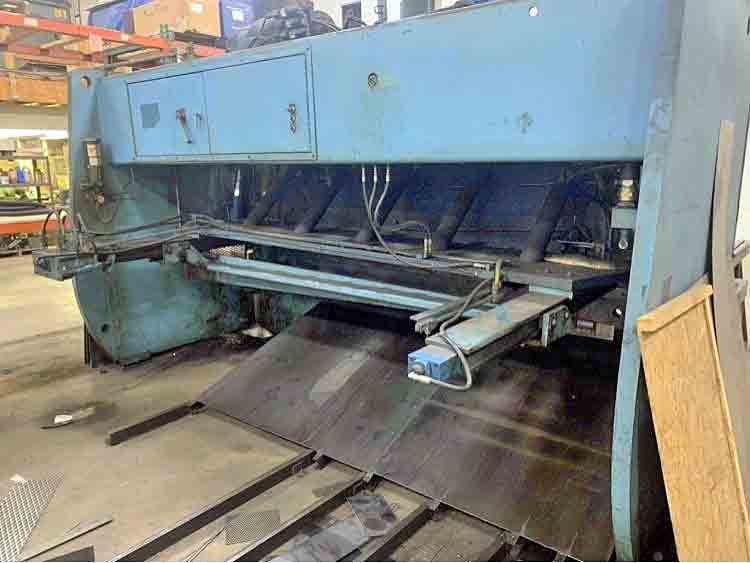 .5" x 12' Chicago, power squaring shears, 6' squaring arm, 2 support arms, 19 holddowns, 1976 - Image 2