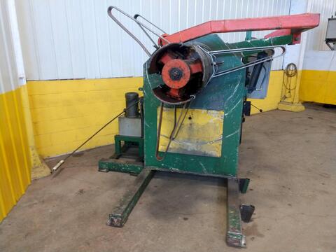 30000 lb. Sesco #55-422, motorized uncoiler coil reel, 36" width, holddown arm, hydraulic expansion - Image 3