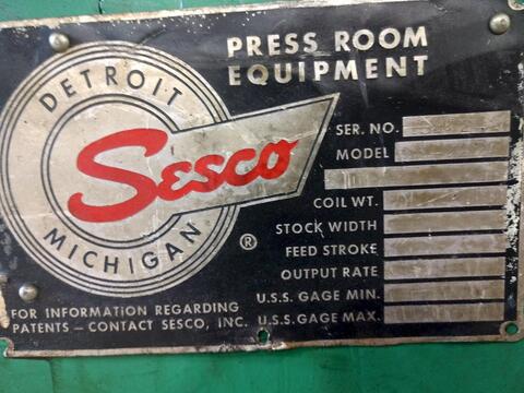 30000 lb. Sesco #55-422, motorized uncoiler coil reel, 36" width, holddown arm, hydraulic expansion - Image 10