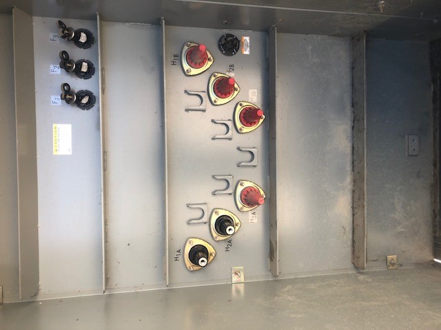 1000/1120 KVA 12470 Delta Pri. 800Y/462 Sec., Cooper, dead front, loop feed, Bayonet fused - Image 2