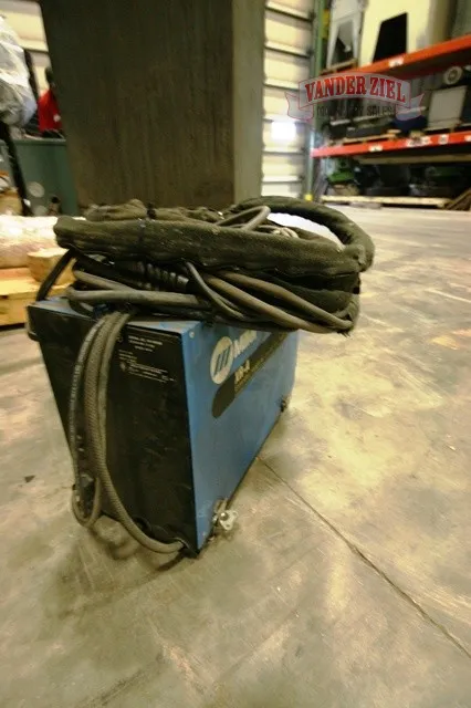 Miller #XR-A, Wire Feeder, 3 Amps at 50/60 or 100, 115V. AC Wire Feed Speed Range 70-875 IPM - Image 4