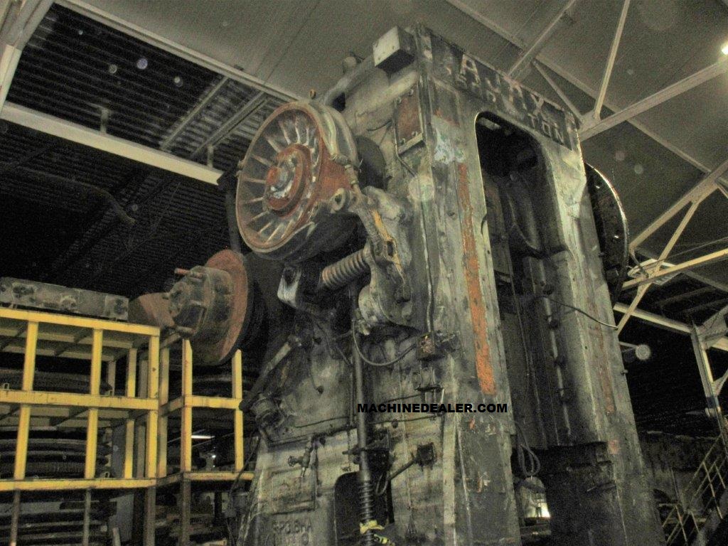 2500 Ton, Ajax Forging Press, 14" stroke, 39" Shut Height, 50 SPM, 150 HP, 1968 - Image 3