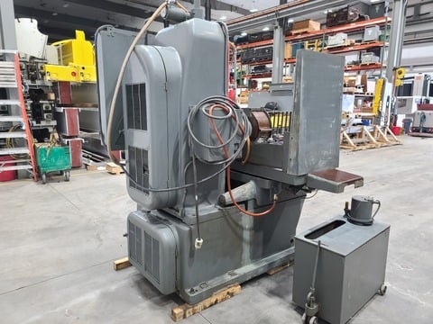 16" x 24" Gallmeyer & Livingston #470, 14" x 24" fine pole chuck, incremental downfeed, #15047 - Image 4