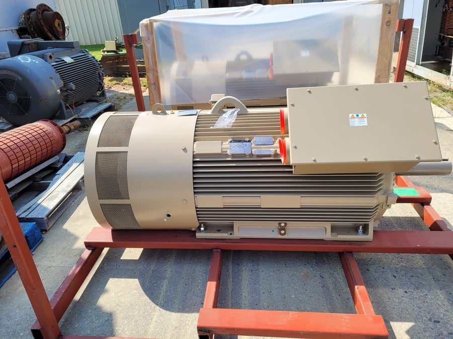 350 HP 1200 RPM General Electric, Frame 5010/5011L, TEFC, BB, new, 460 Volts - Image 1