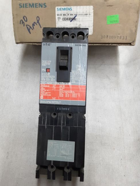 30 Amps, Siemens, CED63B030, 3P 600 Volts circuit breaker - Image 1