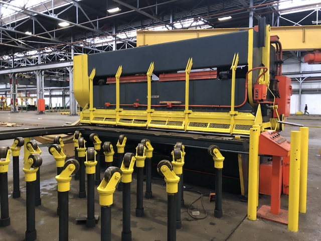 3/4" x 12' Cleveland Steelweld, mechanical shear w/ entry conveyor & jib crane - Image 1