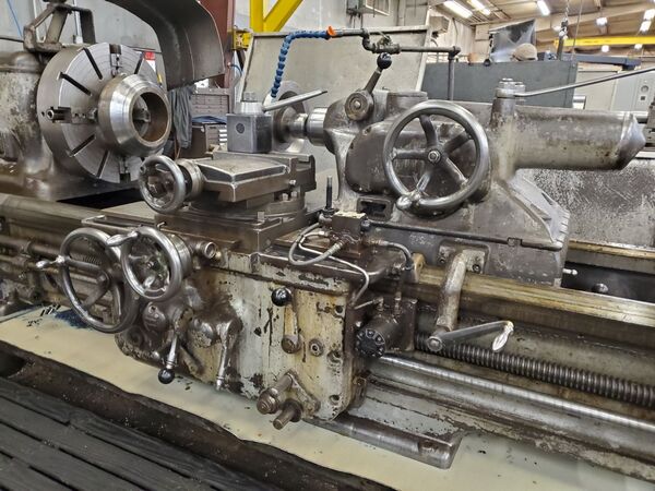 34-1/2" x 120" Axelson #32, engine lathe, 25" swing over cross slide, 4-jaw 32" chuck, steady rest, #74139 - Image 4