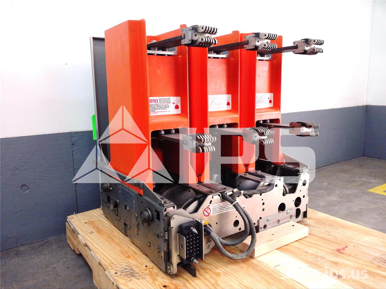 1200 Amps GE Vb 13.8-750-1 Ml-17 (vb 13.8-750) 125 Volts DC Control, 28k Amps Sc, Bottle# 41a2 - Image 2