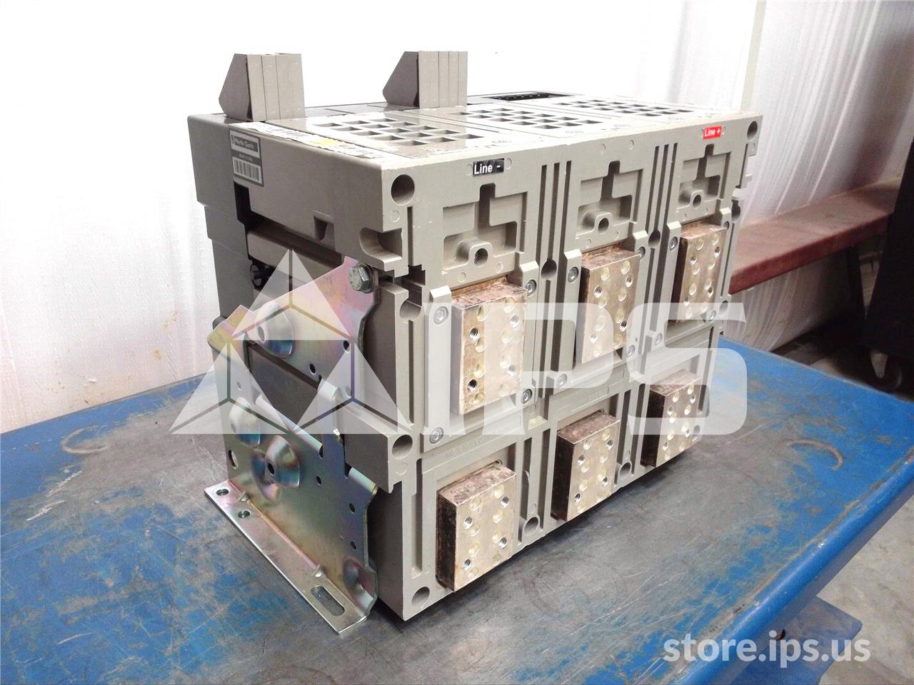 2000 Amps Square D Masterpact Nw20ha DC Non Automatic Switch Eo/bi 48 Volts DC Control, 48 Volts DC Uv - Image 2