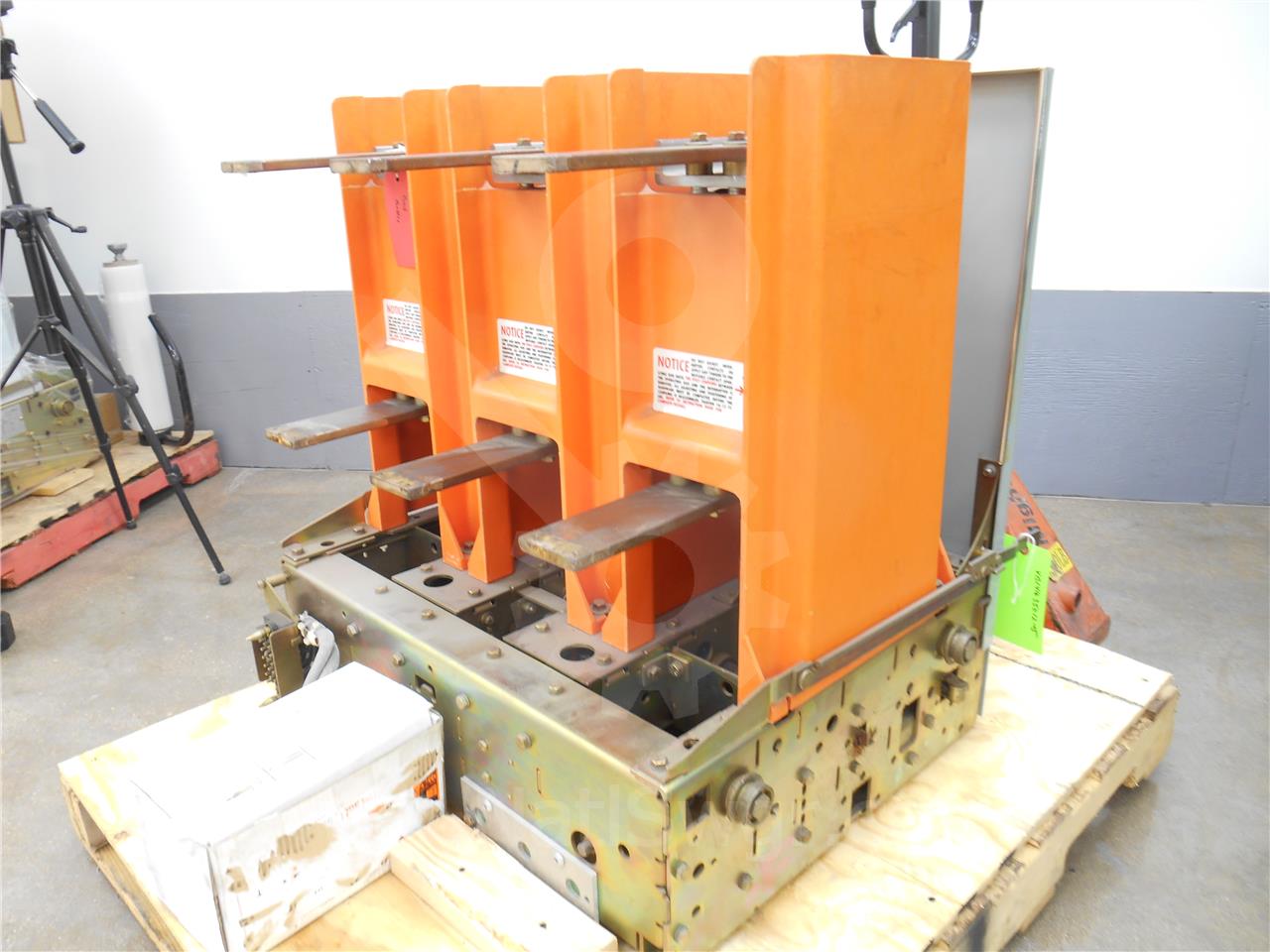 1200 Amps GE Vb1 4.16-350-2 Ml-18 (vb1 4.16-350) Parts Unit, 125 Volts DC Control, 41k Amps Sc, Bottle# 44b1 - Image 10