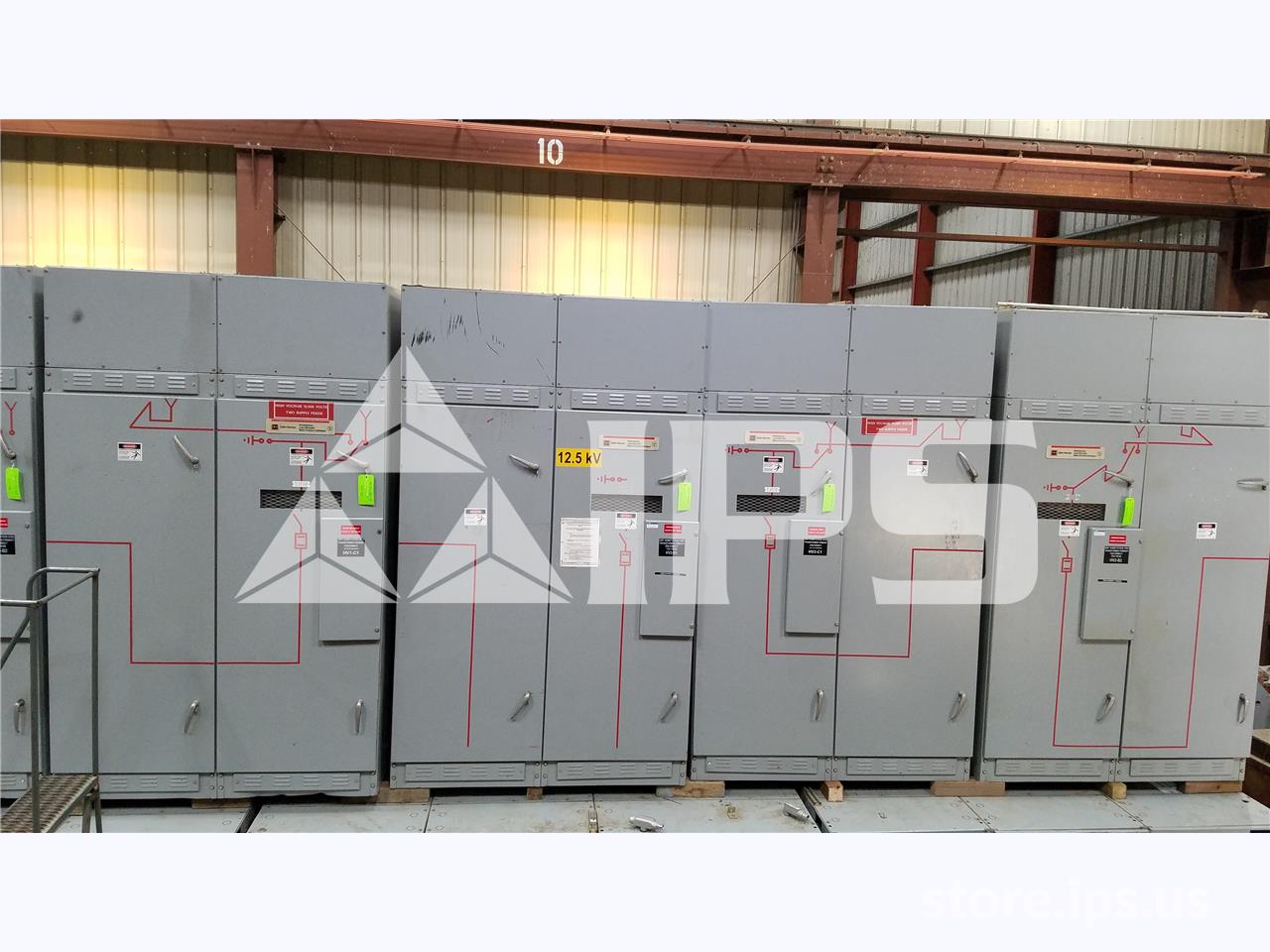 600 Amps WH Wli Switch Id 15 KV 95 KV Bil With Isolation Switch In Rear Of Enclosure - Image 1