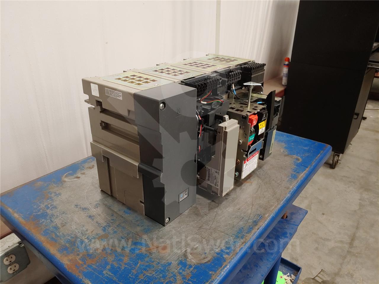1200 Amps Square D Masterpact Nw12 Hf Eo/bi Bl3ccvssx9cfbfxxca Unused Surplus 120 Volts AC Control, 24 Volts - Image 7