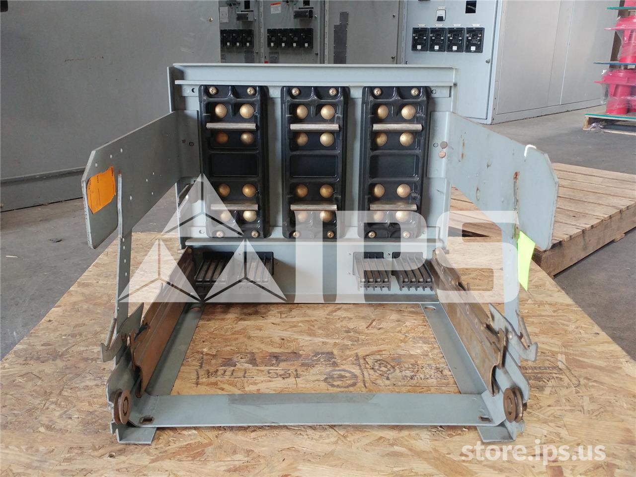 1600 Amps ITE Black Kline Drawout Substructure For K-1600, Manually Or Electrically Operated Breaker - Image 1