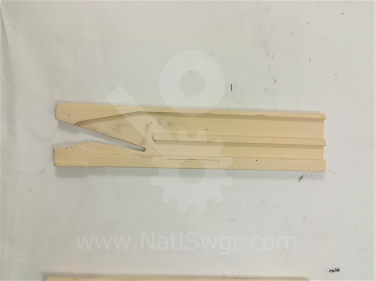 GE Left Ceramic Arc Barrier Plate For Ic Limitamp, Ic2814 / Ic302 - Image 6