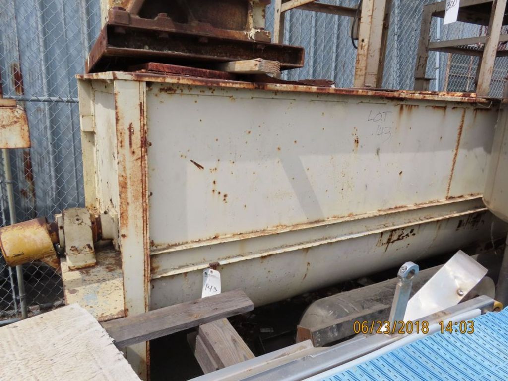 140 cu.ft. Carbon steel double ribbon mixer, 25 HP main motor thru gear reducer - Image 1