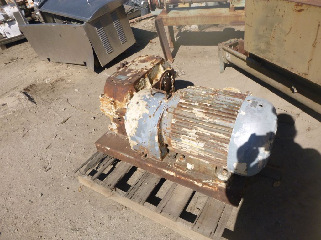 140 cu.ft. Carbon steel double ribbon mixer, 25 HP main motor thru gear reducer - Image 7