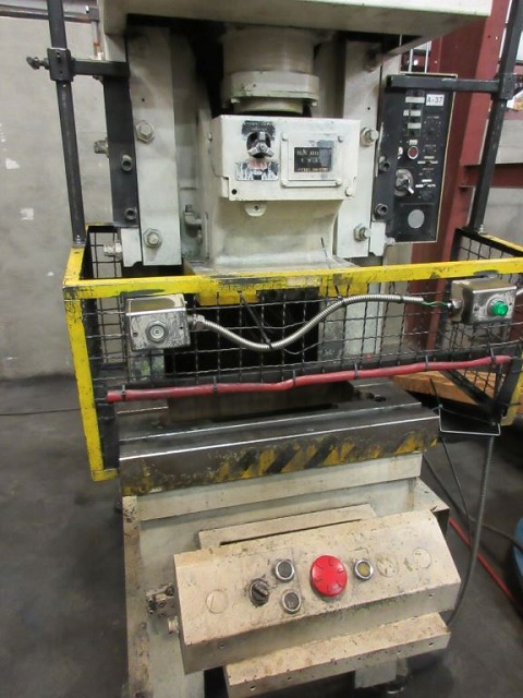 35 Ton, Komatsu #OBS35-3, OBS press, 3.15" stroke, 8.25" Shut Height, 2.17" adj., 100 SPM, 1989 - Image 5