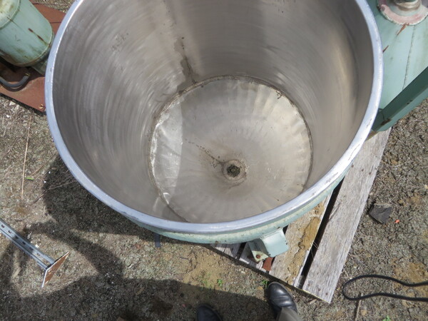 Schold, 20 gallon Stainless Steel post mixer, 5 HP variable speed belt drive, open top/cone bottom - Image 2