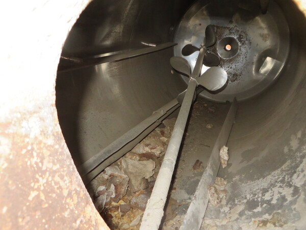 180 gallon Stainless Steel vertical tank, 30" dia. x 5' straight side, dished heads - Image 8