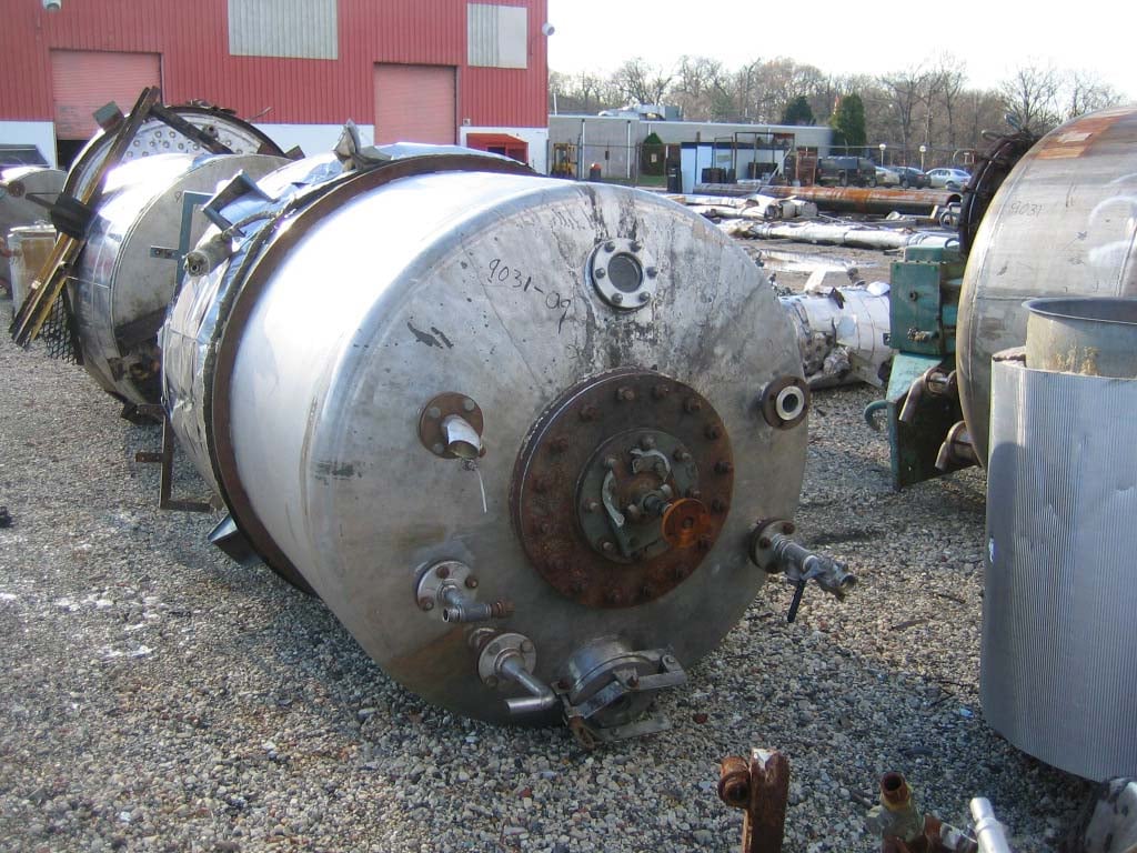 900 gallon 304 Stainless Steel vertical tank, 60" dia. x 70" straight side - Image 2