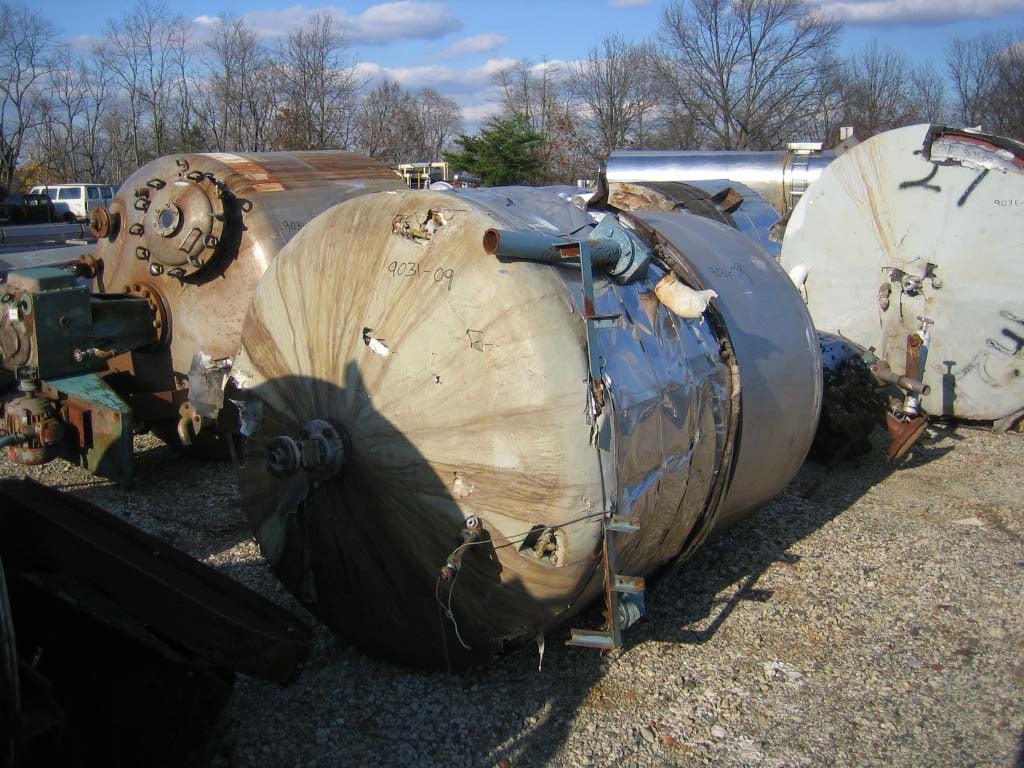 900 gallon 304 Stainless Steel vertical tank, 60" dia. x 70" straight side - Image 3