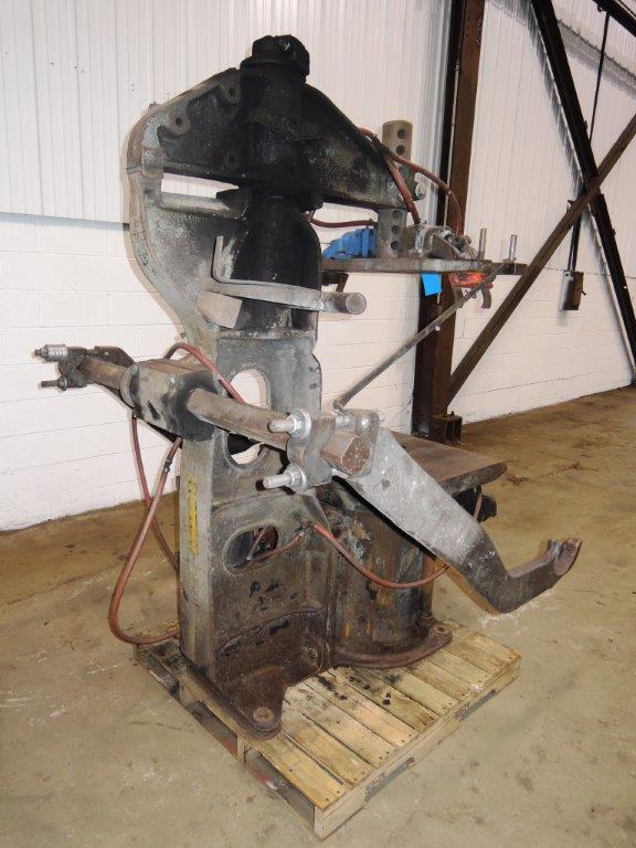 Osborn #3161-12 Rotolift molding machine, s/n 14887-G, without matchplate handler - Image 3