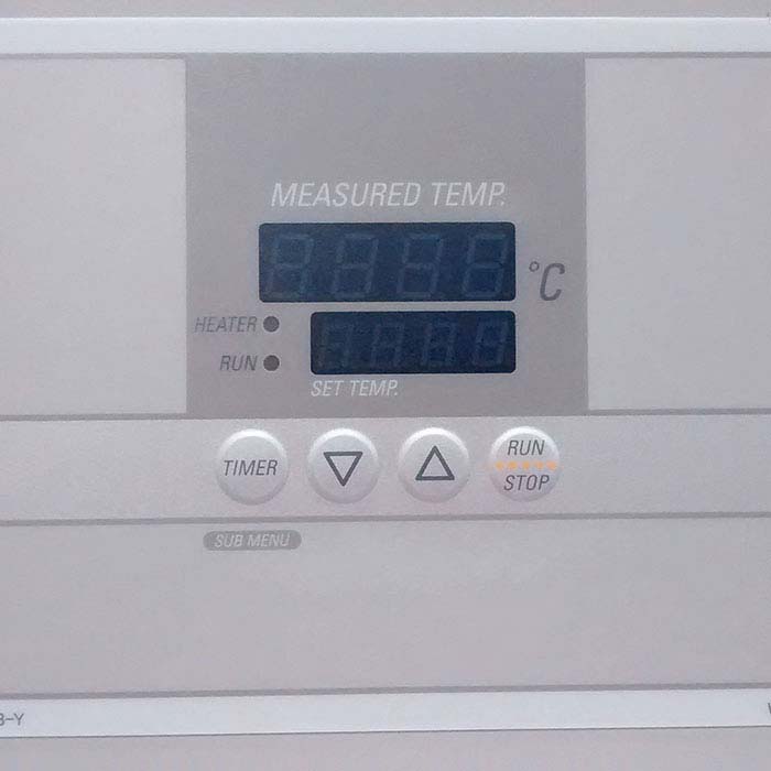 17.7" width x 17.7" H x 17.7" D Yamato #DKM400C, 260&deg;C 500 &deg;F) 115/220 V. - Image 3