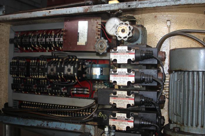 16" x 32" Chevalier #FSG-1632TXII, CNC Hydraulic Grinder, Fanuc CNC, 2000 - Image 3
