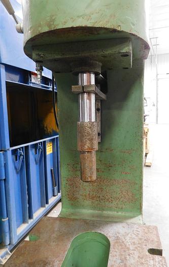 5.5 Ton, Air-Draulics #C-300, C-frame press, 6" stroke, 6-1/4" throat, 1-1/2" ram diameter, 8" x 14" planten - Image 2