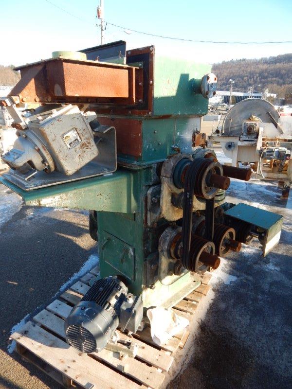 Koppers #9x18, mill, 2 sets of rolls, 10 HP, includes vibratory feeder - Image 4