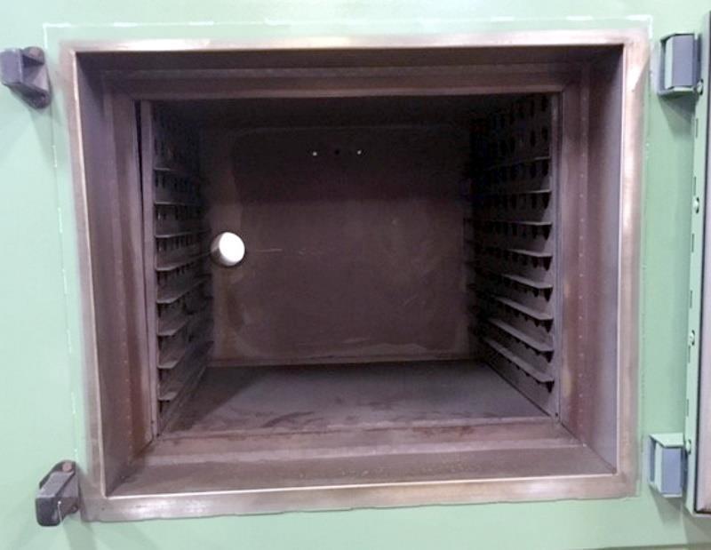 24" width x 20" D x 20" H Blue M #CW-170HMP1, electric batch oven, 1300 F, side swinging door - Image 4